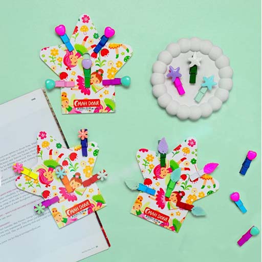 گیره چوبی فانتزی طرح دار رو کارتی (بسته ۲۴ عددی)