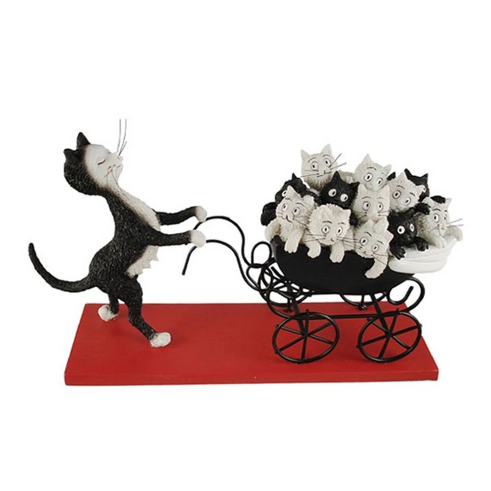 مجسمه گربه ها و کالسکه The Pram (برند پاراستون).jpg