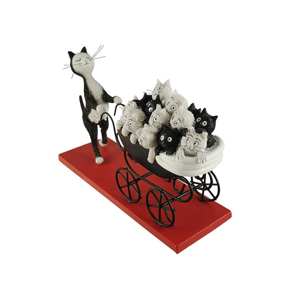 مجسمه گربه ها و کالسکه The Pram (برند پاراستون)-۱.jpg