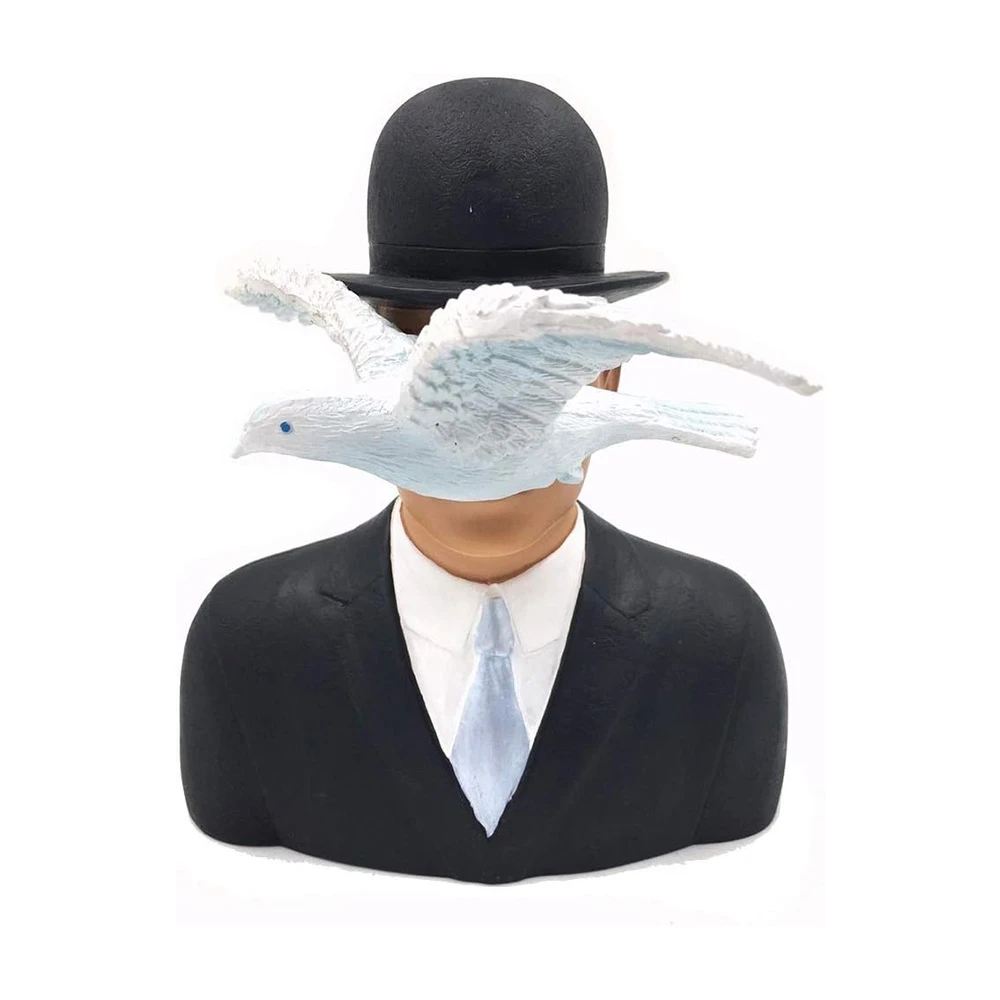 مجسمه مردی با کلاه اثر رنه ماگریت مدل The Man with the Bowler hat (برند پاراستون) -۳.jpg