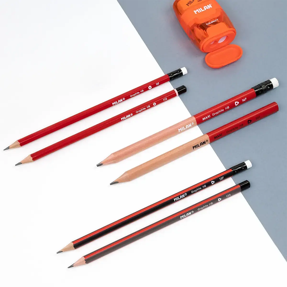 مداد HB چوبی مشکی شش گوش (برند میلان)-۱.png