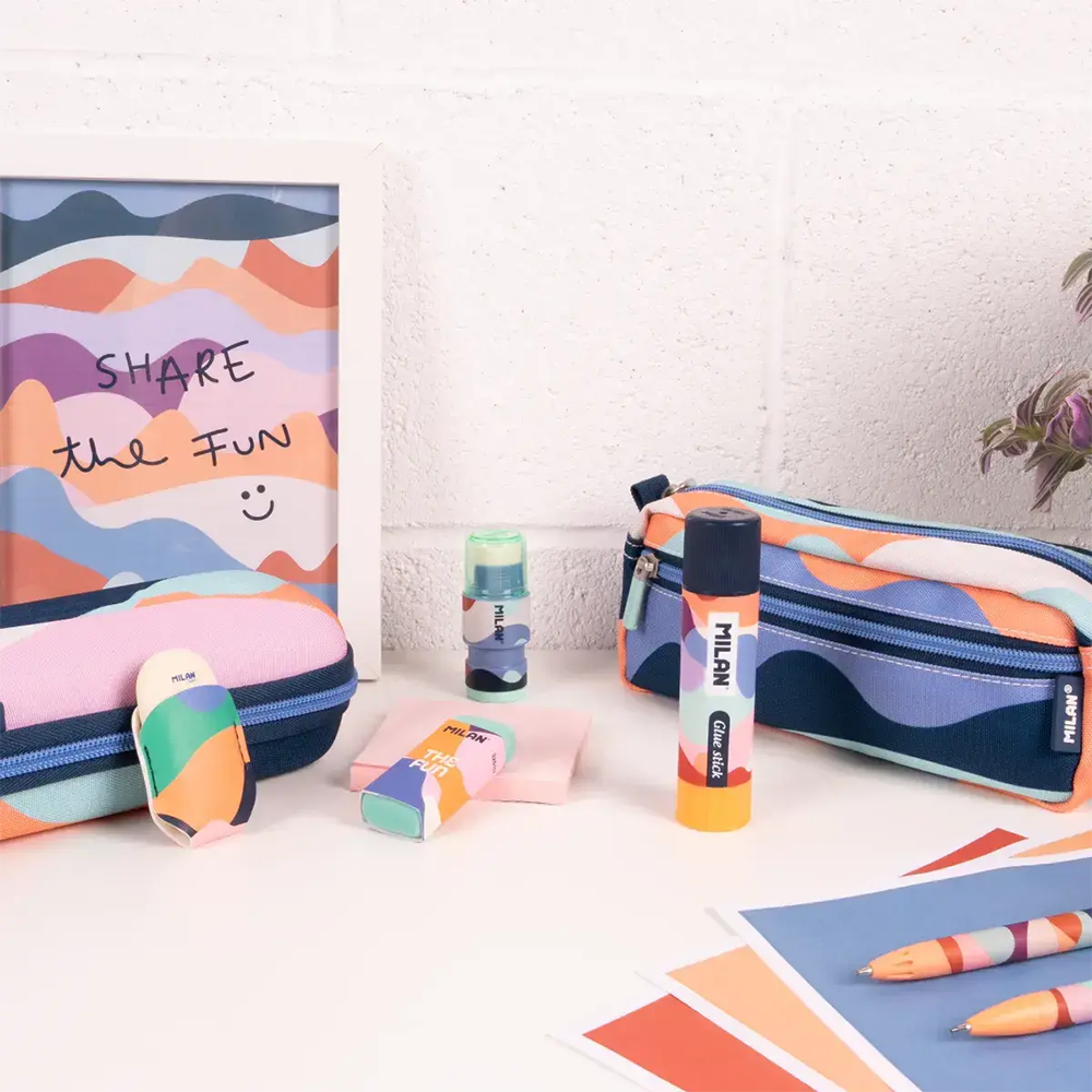 چسب ماتیکی 21 گرم سری The Fun (برند میلان)-۲.png