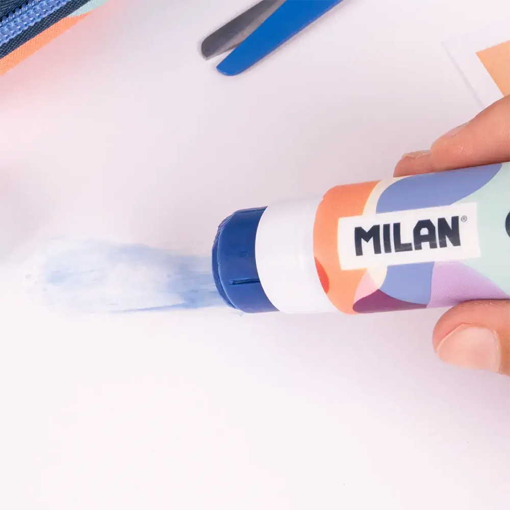 چسب ماتیکی 21 گرم سری The Fun (برند میلان)-۳.png