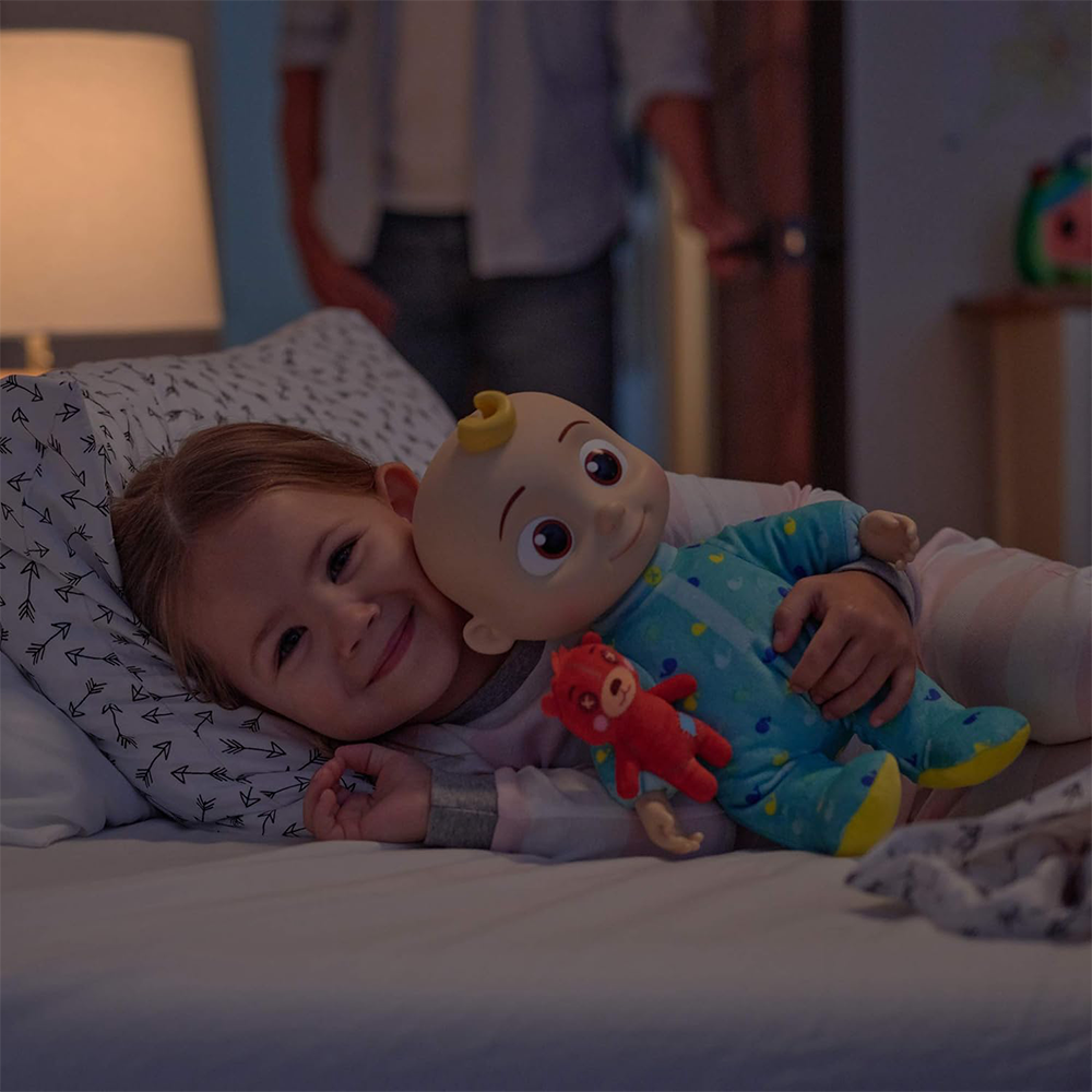 عروسک کوکوملون موزیکال جی جی Cocomelon (برند Jazwares)-2.png